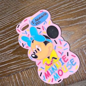 - Minnie Mouse phone case .